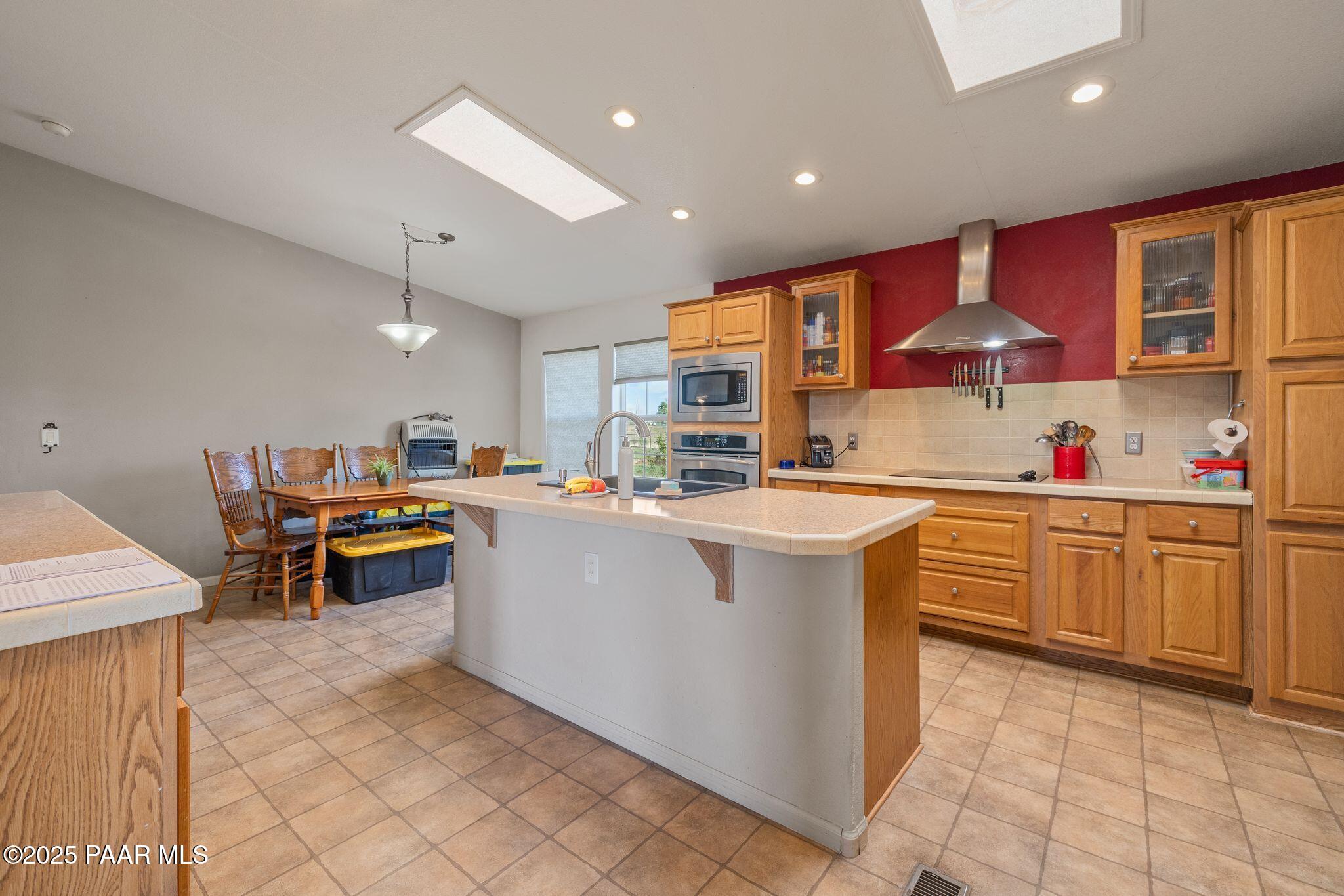 2895 West Annie Road Paulden, AZ 86334 - Photo 15 of 57 039-Kitchen