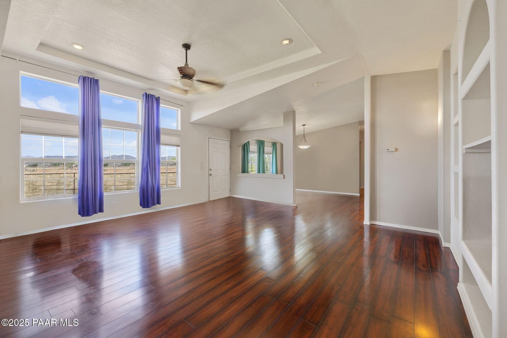 2895 West Annie Road Paulden, AZ 86334 - Photo 8 of 57 084-Living Room