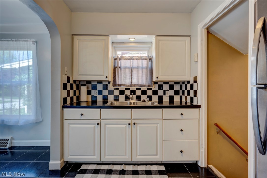 7406 Ridgefield Avenue Parma, OH 44129 - Photo 10 of 35