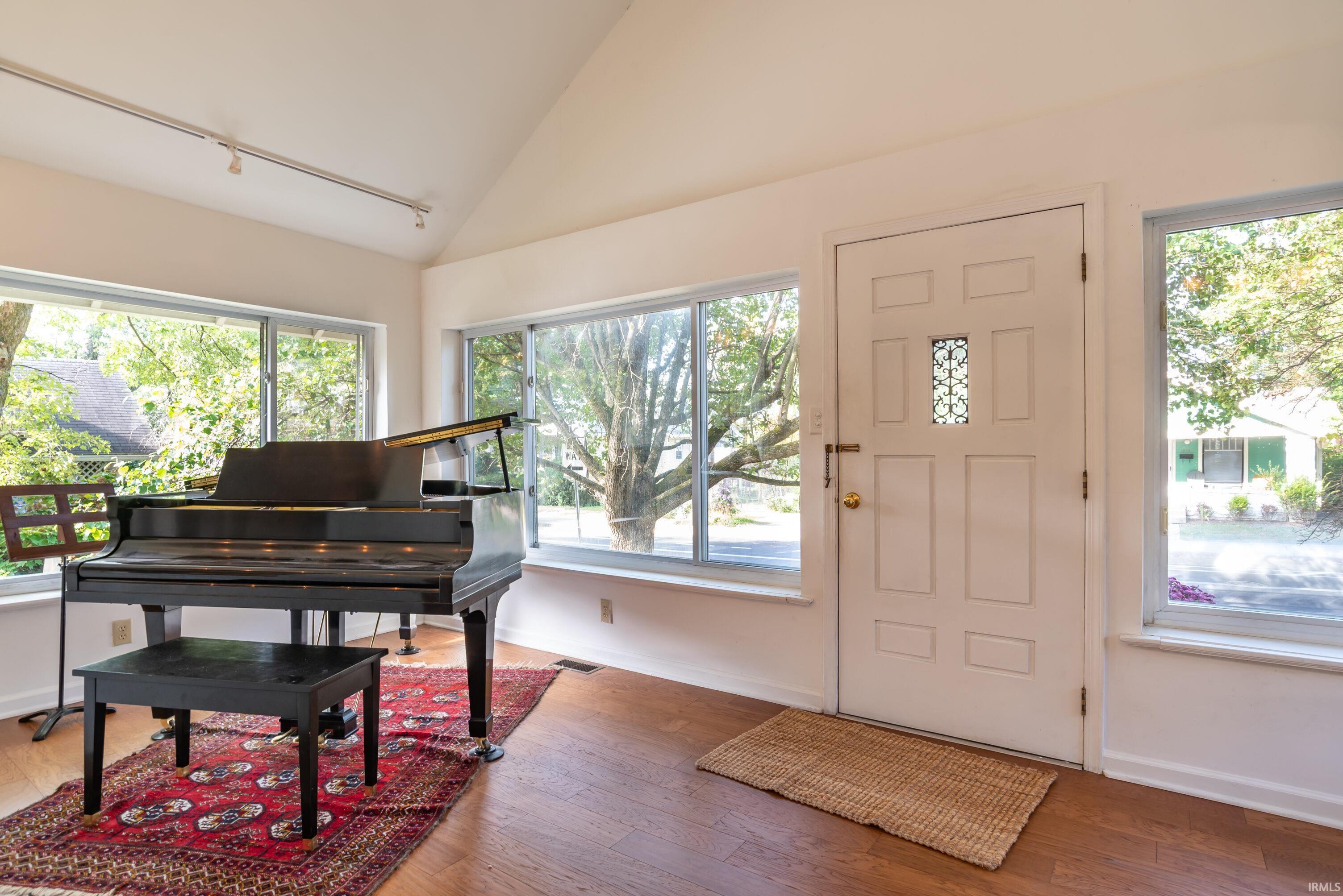 1009 South Washington Street Bloomington, IN 47401 - Photo 2 of 30