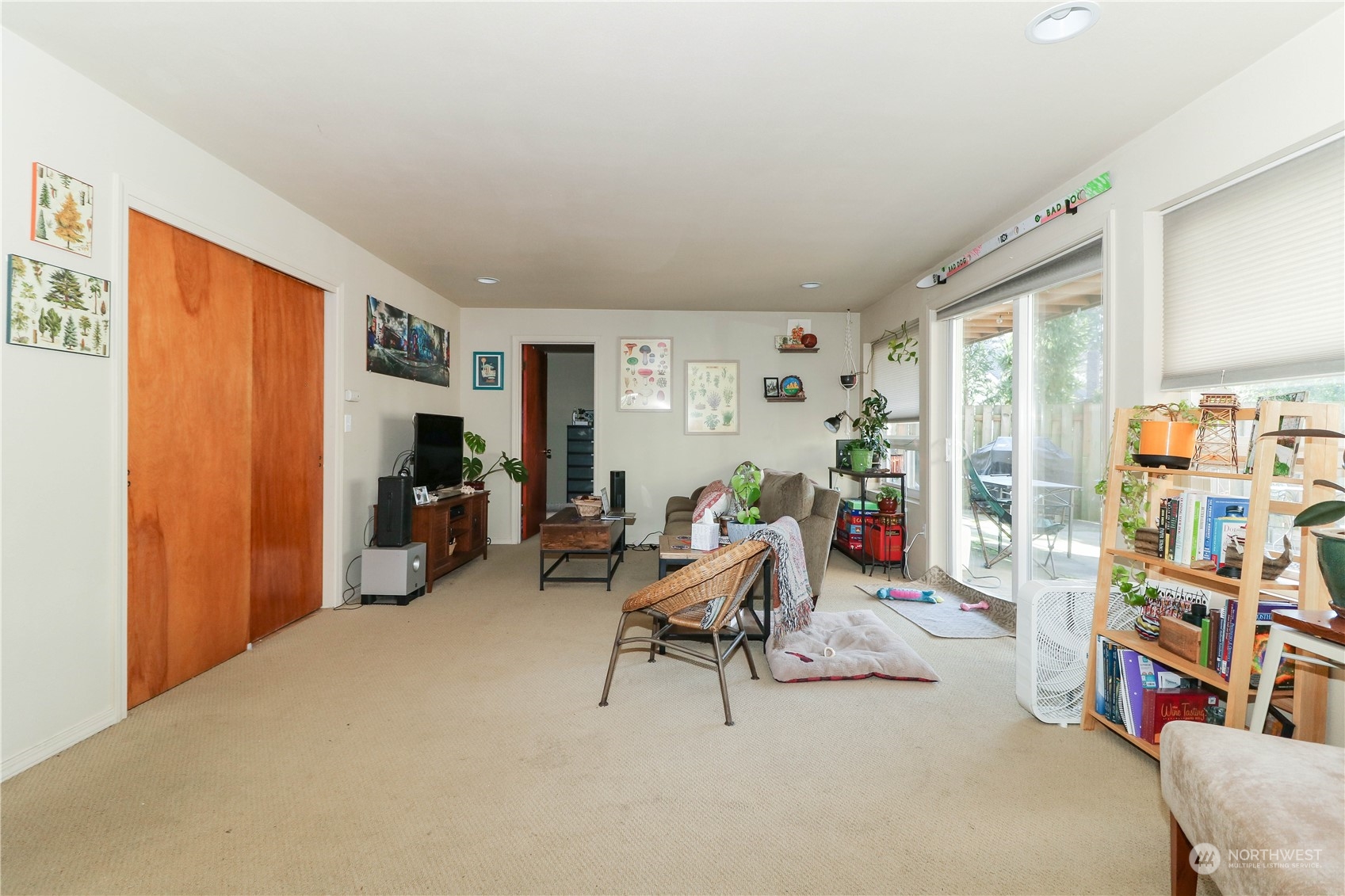 405 Northwest Market Street Seattle, WA 98107 - Photo 24 of 33 a view of a livingroom with workspace and a window