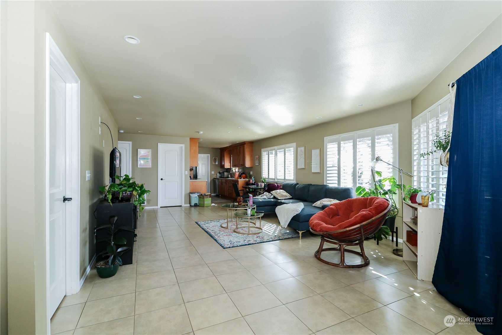 405 Northwest Market Street Seattle, WA 98107 - Photo 10 of 33 a view of a livingroom with furniture and a window