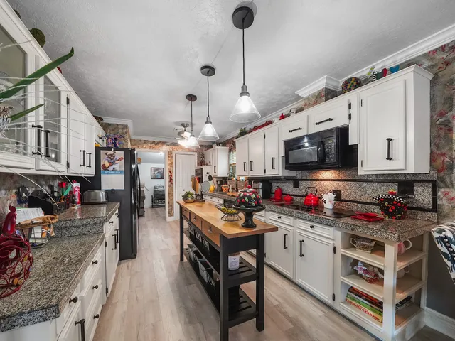 $369,900 | 14014 Locke Lane, Houston, TX 77077