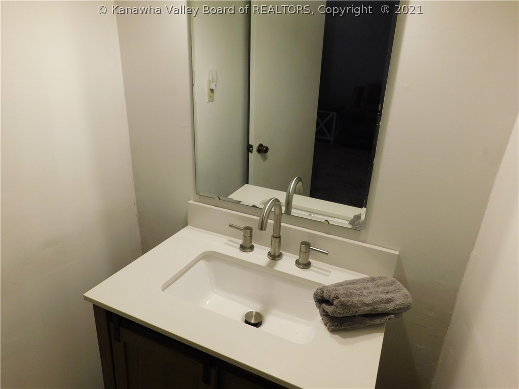 5436 Wintz Road Charleston, WV 25313 - Photo 10 of 20 Gallery Image 10