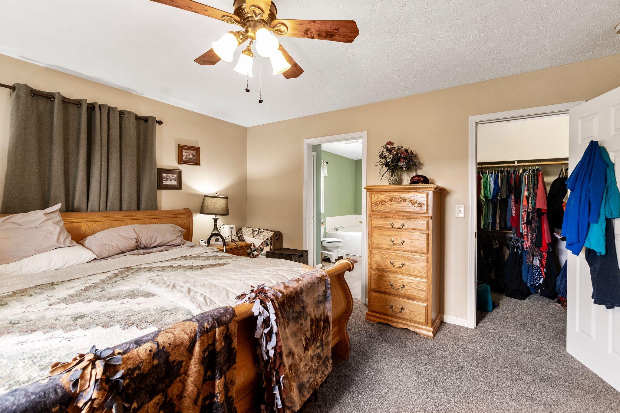 2170 East Fork Road Greeneville, TN 37743 - Photo 11 of 28 Primary Suite