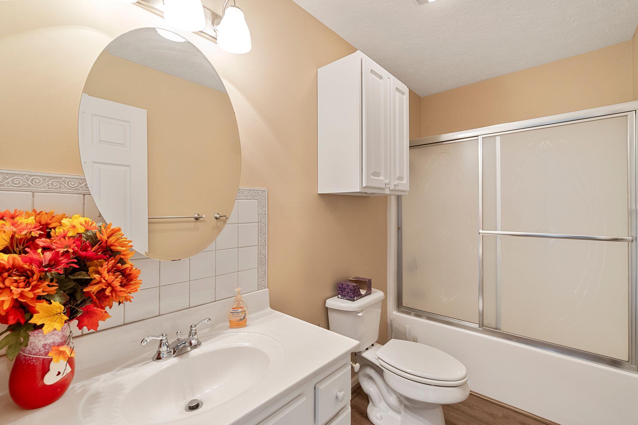 2170 East Fork Road Greeneville, TN 37743 - Photo 15 of 28 Hall Bathroom