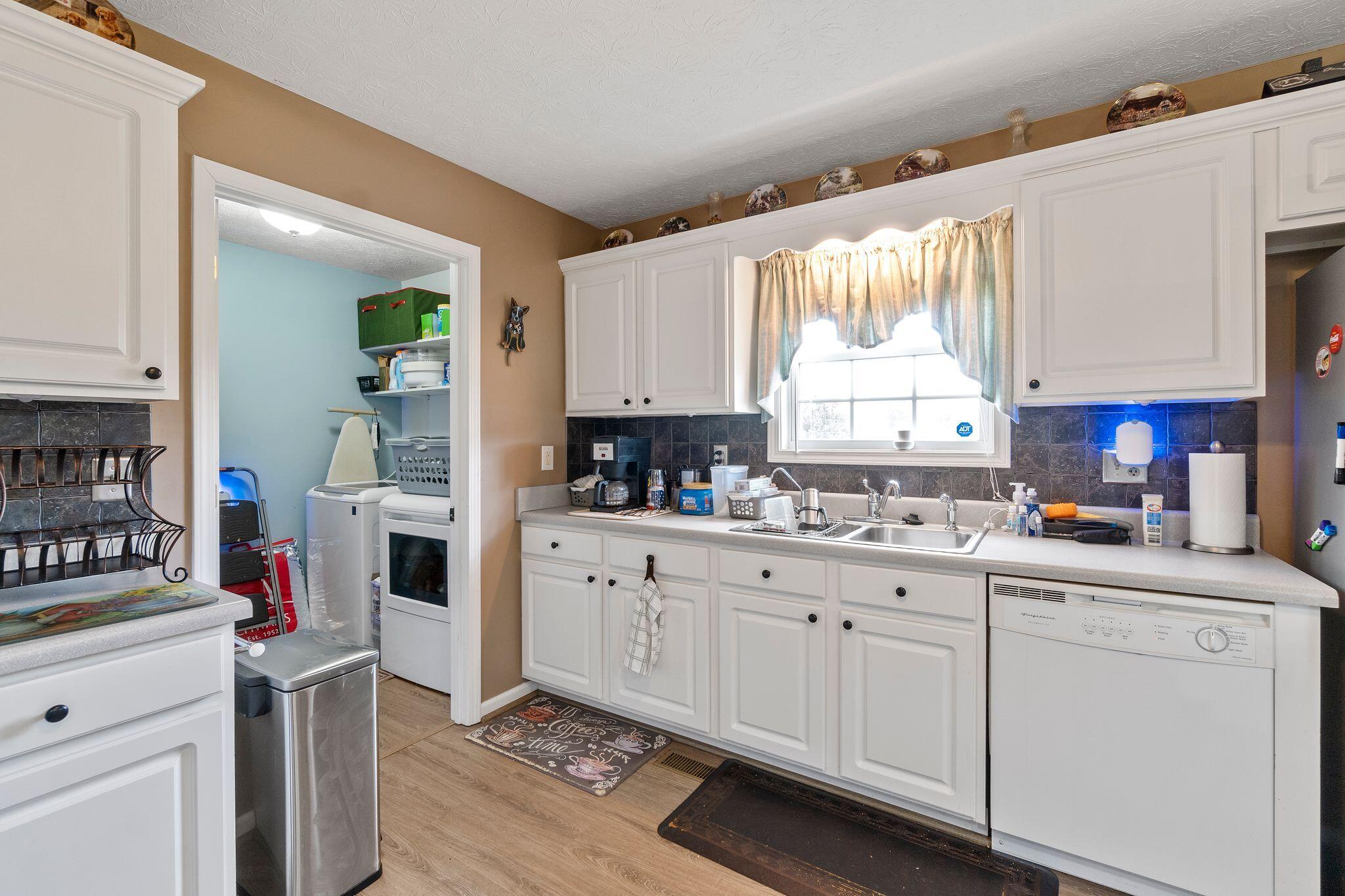 2170 East Fork Road Greeneville, TN 37743 - Photo 7 of 28 Laundry Room