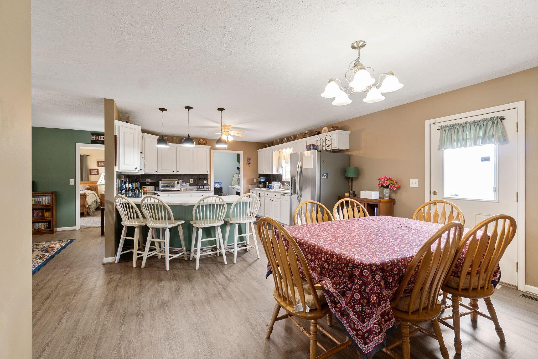 2170 East Fork Road Greeneville, TN 37743 - Photo 9 of 28 Open
