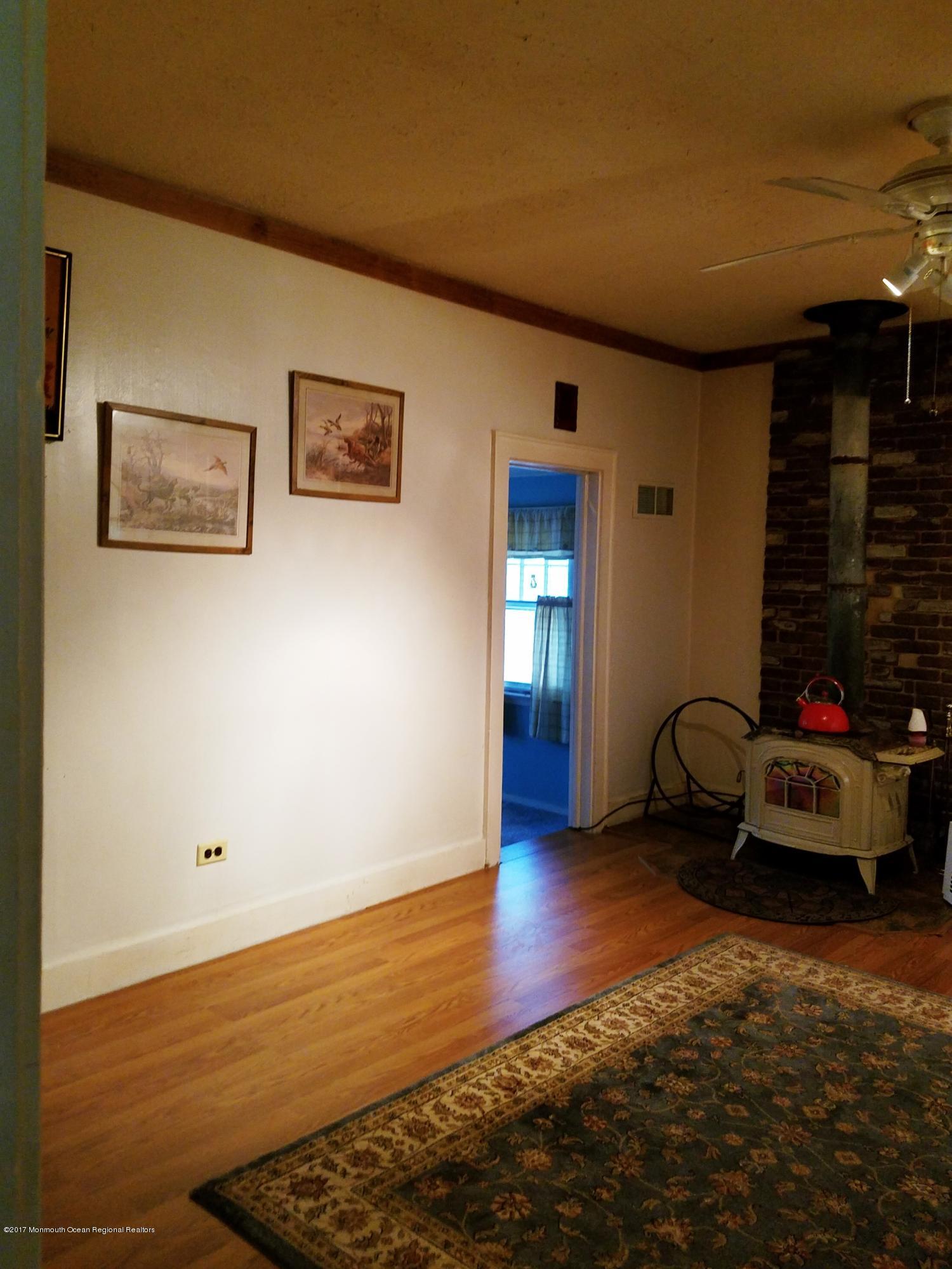 614 Fort Plains Road Howell, NJ 07731 - Photo 4 of 15 West Farms Living Room