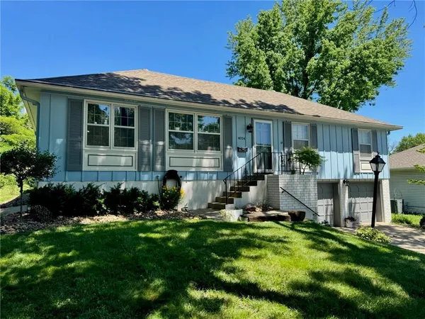 $275,000 | 4024 Surrey Lane, Independence, MO 64055