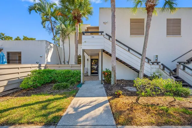 $267,400 | 703 Oakview Drive, Unit 703, Bradenton, FL 34210
