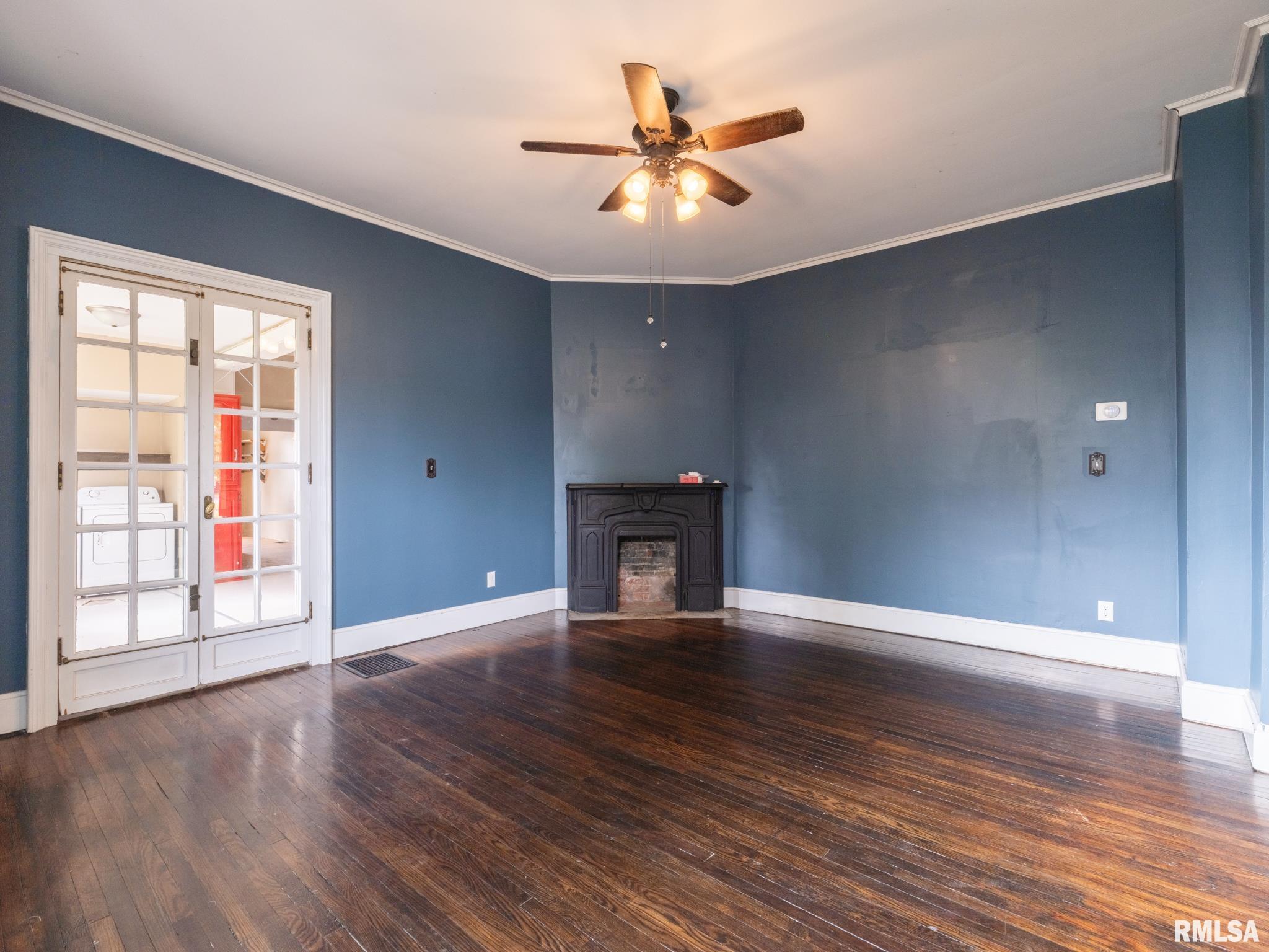 715 North 4th Street Pekin, IL 61554 - Photo 14 of 41