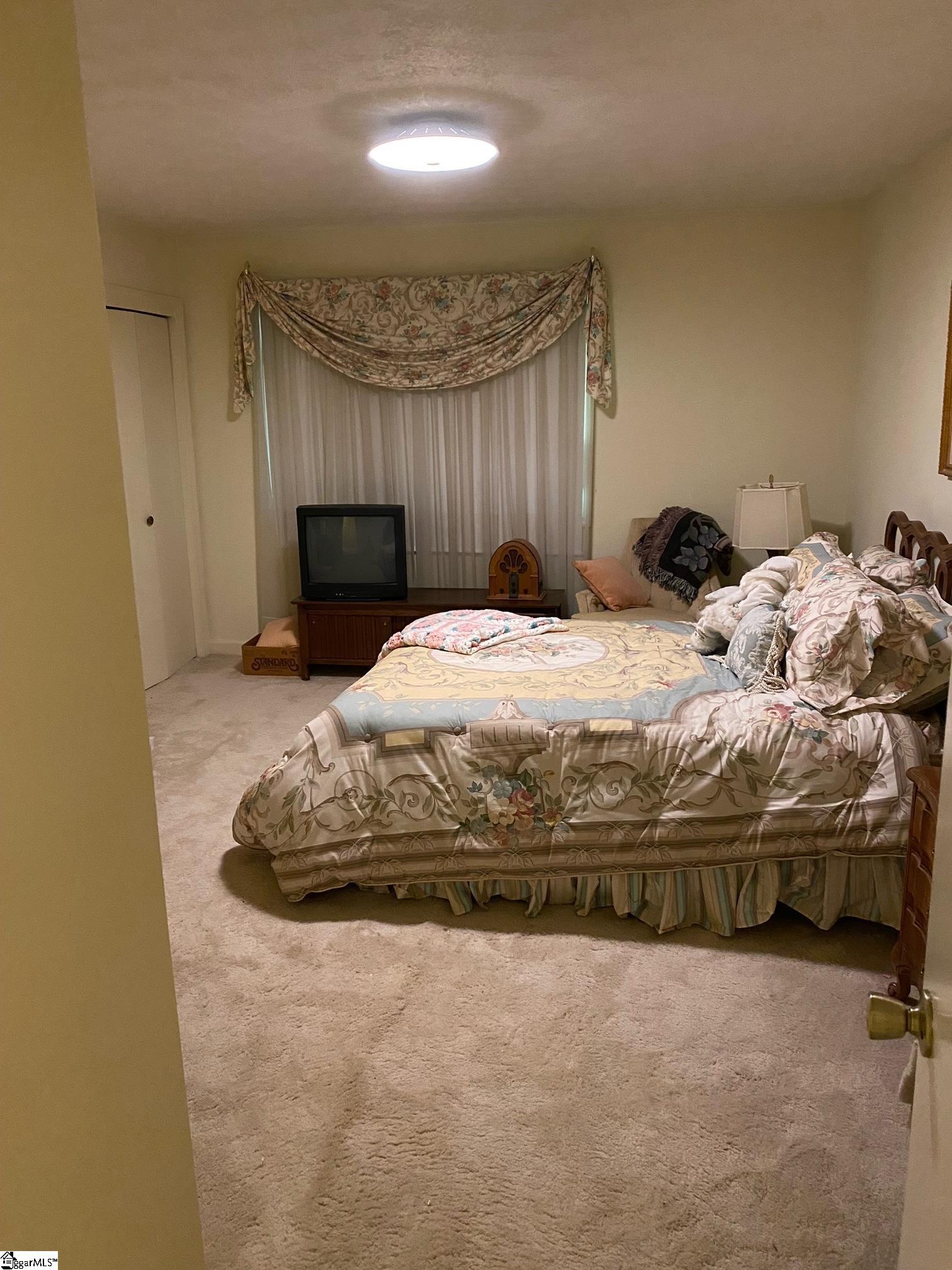 409 Bridgewater Drive Greenville, SC 29615 - Photo 11 of 33