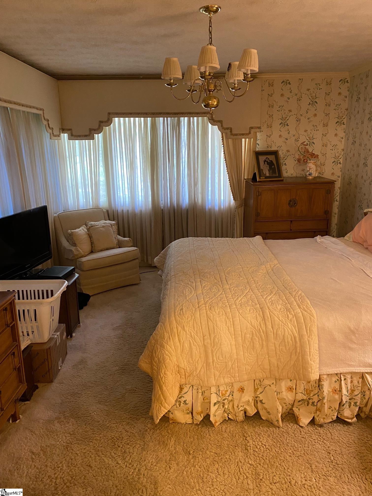 409 Bridgewater Drive Greenville, SC 29615 - Photo 16 of 33