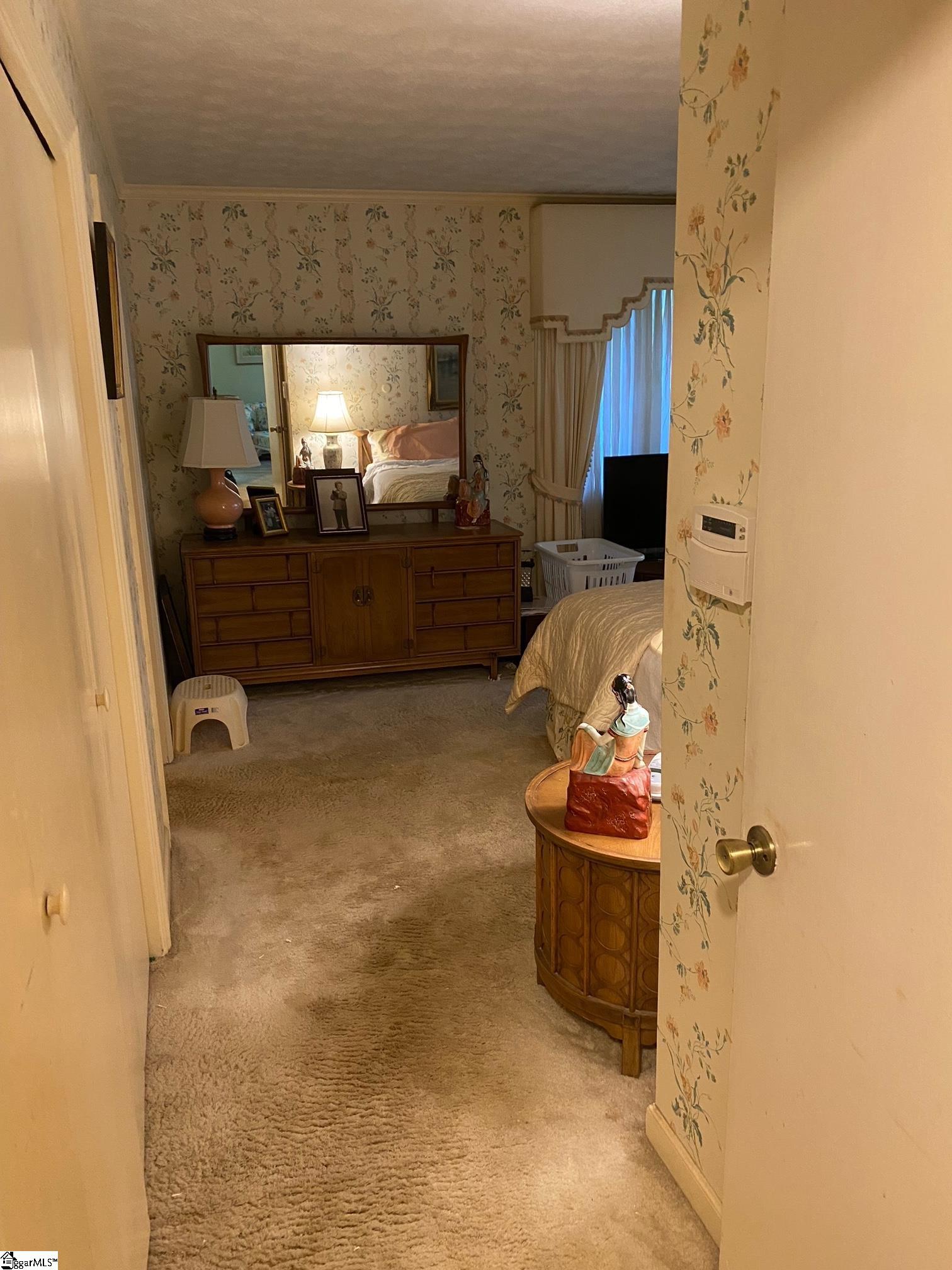 409 Bridgewater Drive Greenville, SC 29615 - Photo 17 of 33