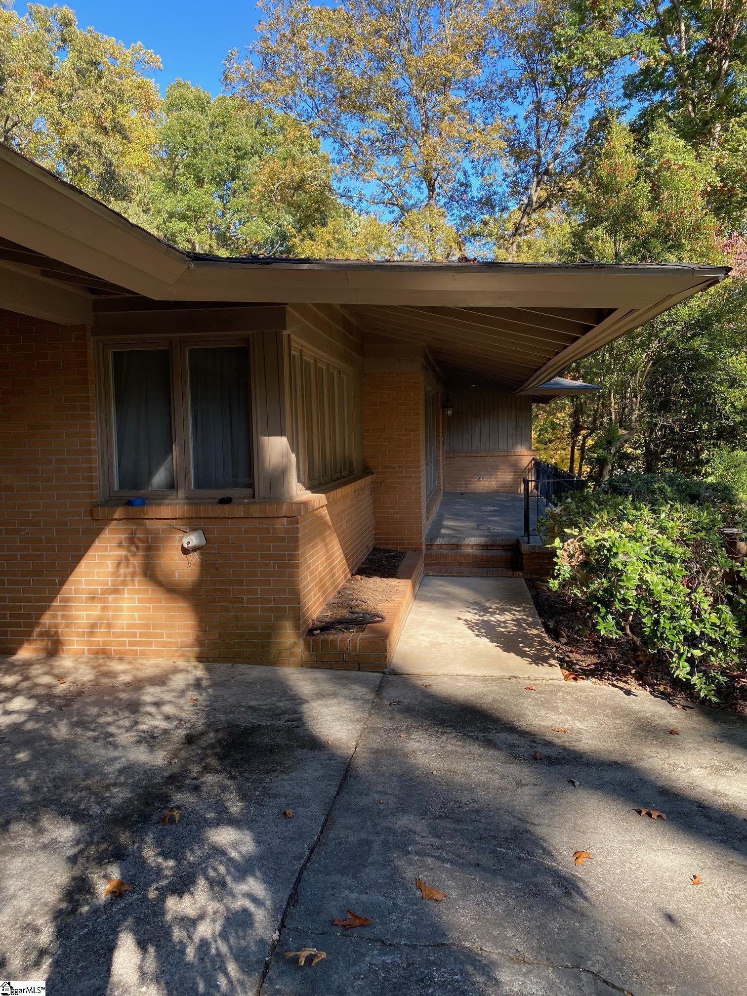 409 Bridgewater Drive Greenville, SC 29615 - Photo 30 of 33