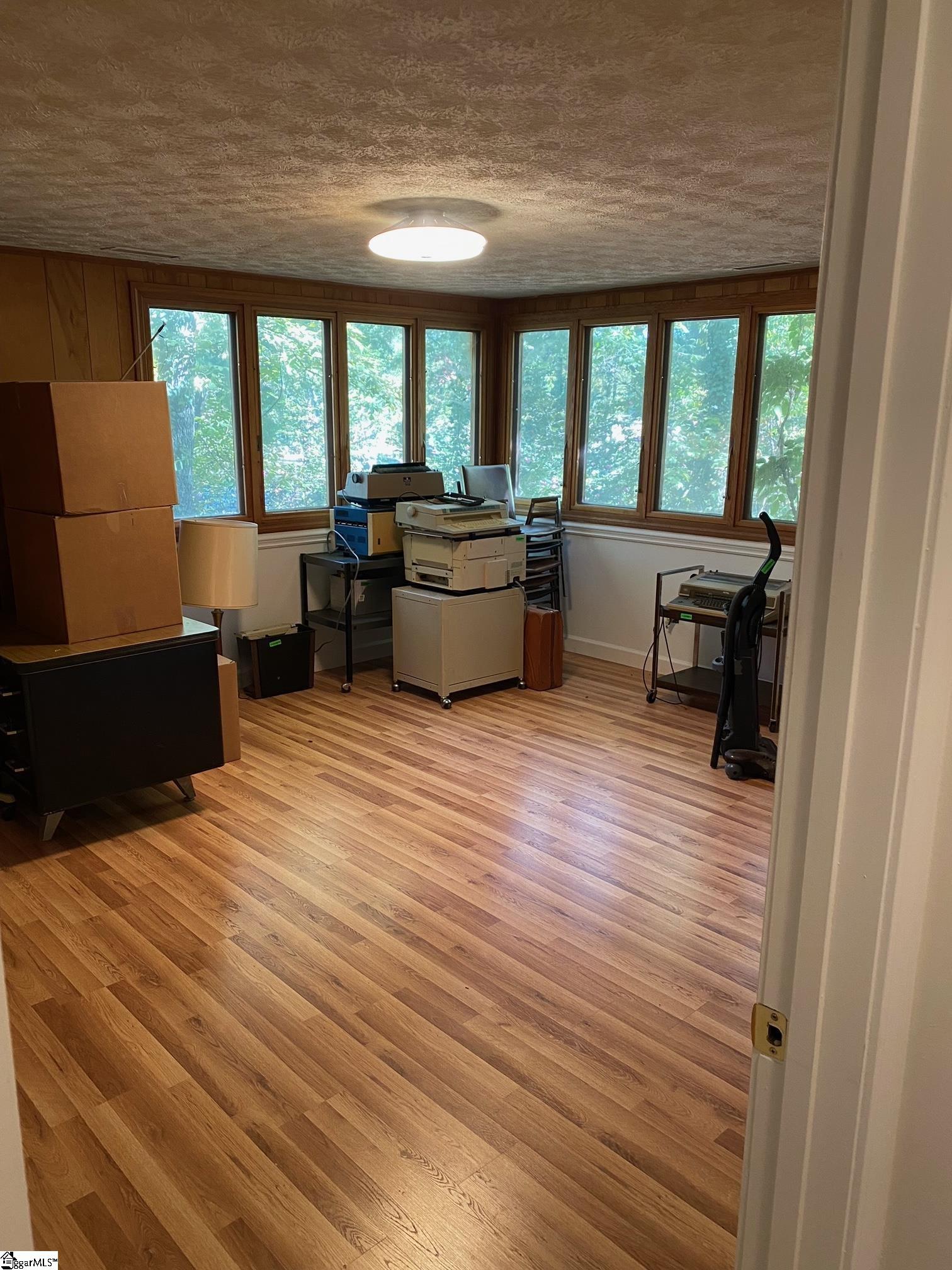 409 Bridgewater Drive Greenville, SC 29615 - Photo 4 of 33