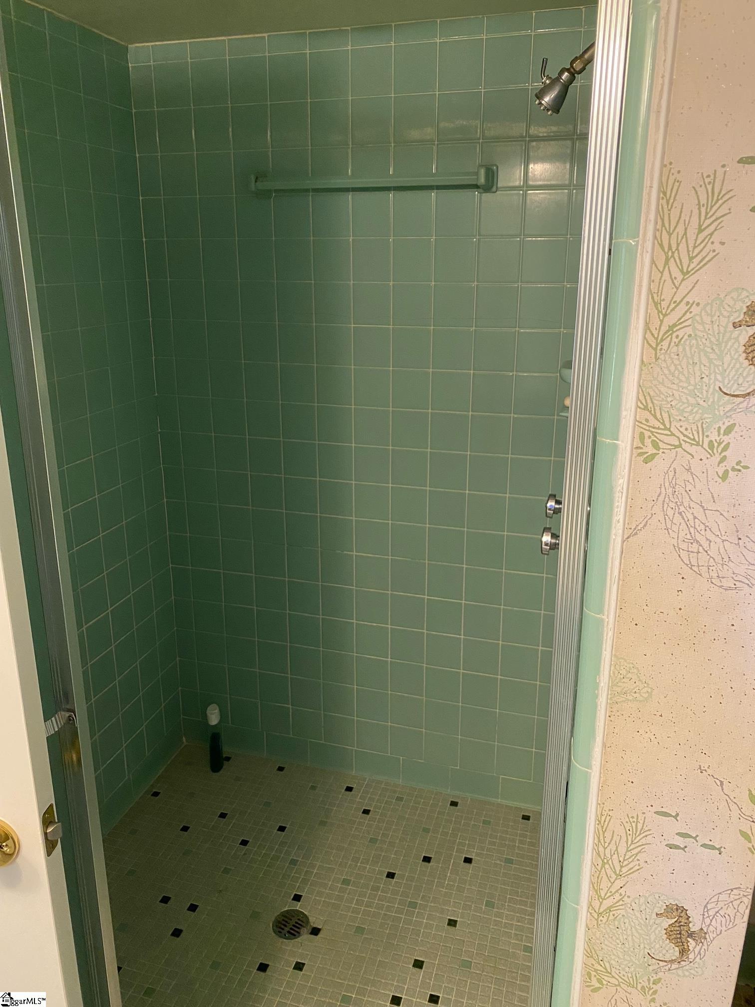 409 Bridgewater Drive Greenville, SC 29615 - Photo 5 of 33