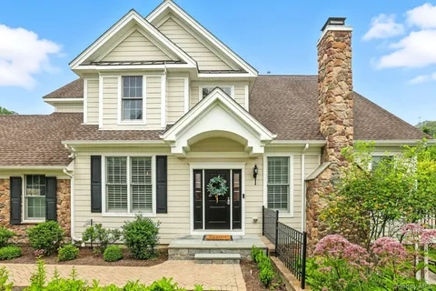 $1,275,000 | 30 Dennis Lane, Pleasantville, NY 10570