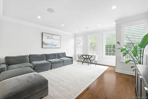 $1,275,000 | 30 Dennis Lane, Pleasantville, NY 10570