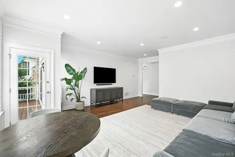 $1,275,000 | 30 Dennis Lane, Pleasantville, NY 10570