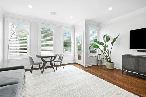 $1,275,000 | 30 Dennis Lane, Pleasantville, NY 10570