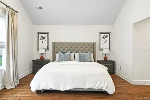 $1,275,000 | 30 Dennis Lane, Pleasantville, NY 10570