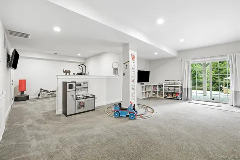 $1,275,000 | 30 Dennis Lane, Pleasantville, NY 10570