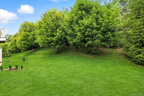 $1,275,000 | 30 Dennis Lane, Pleasantville, NY 10570