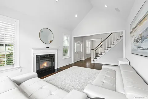 $1,275,000 | 30 Dennis Lane, Pleasantville, NY 10570