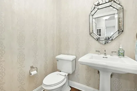 $1,275,000 | 30 Dennis Lane, Pleasantville, NY 10570