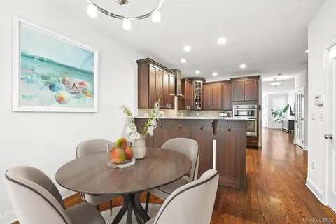 $1,275,000 | 30 Dennis Lane, Pleasantville, NY 10570