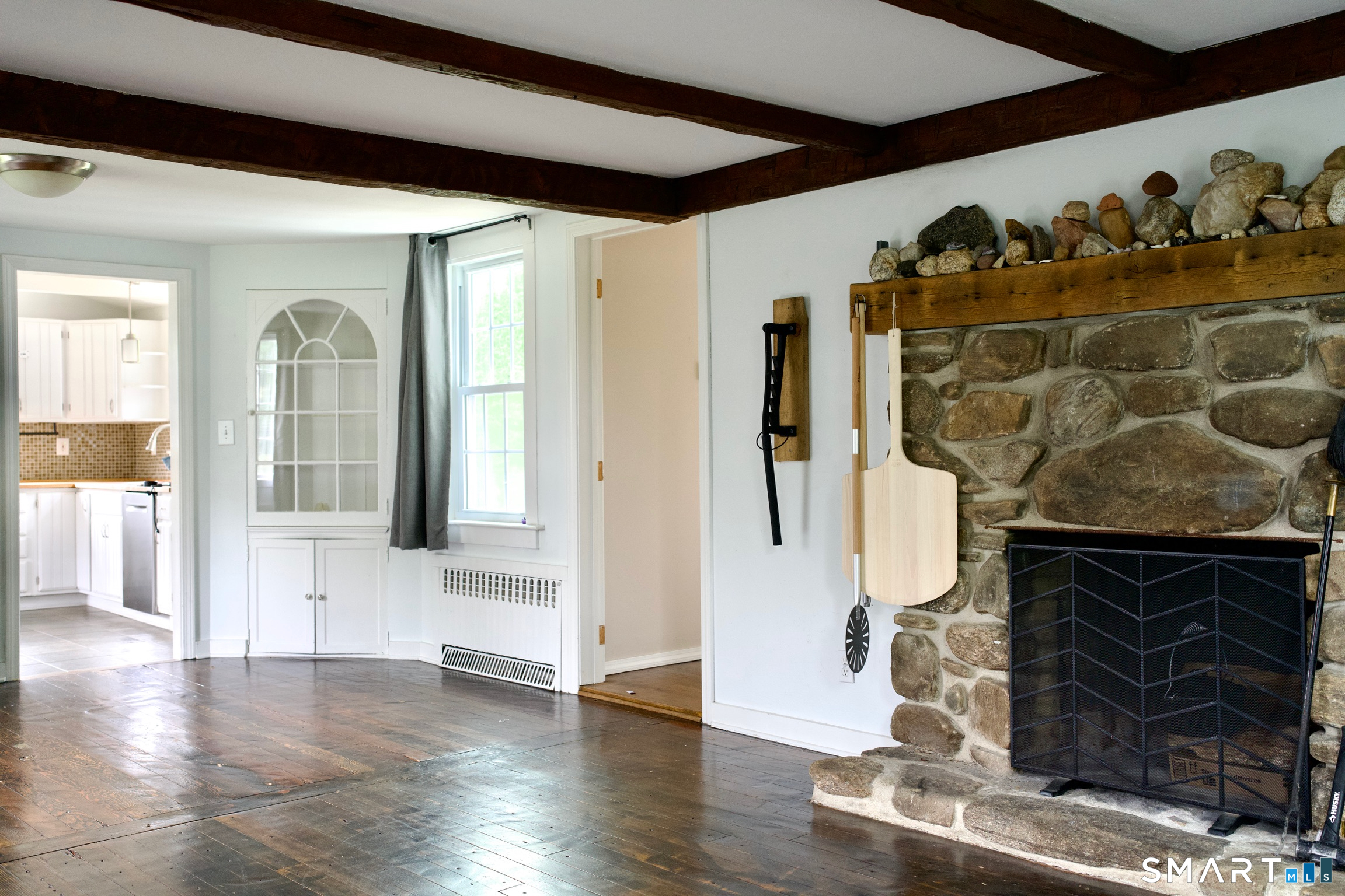 259 Peck Hill Road Woodbridge, CT 06525 - Photo 14 of 32 a view of an entryway with wooden floor