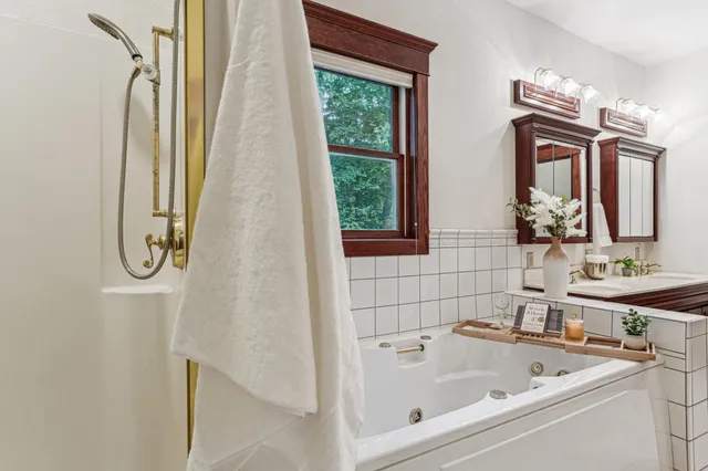 $590,000 | 3220 50th Avenue, Knapp, WI 54749