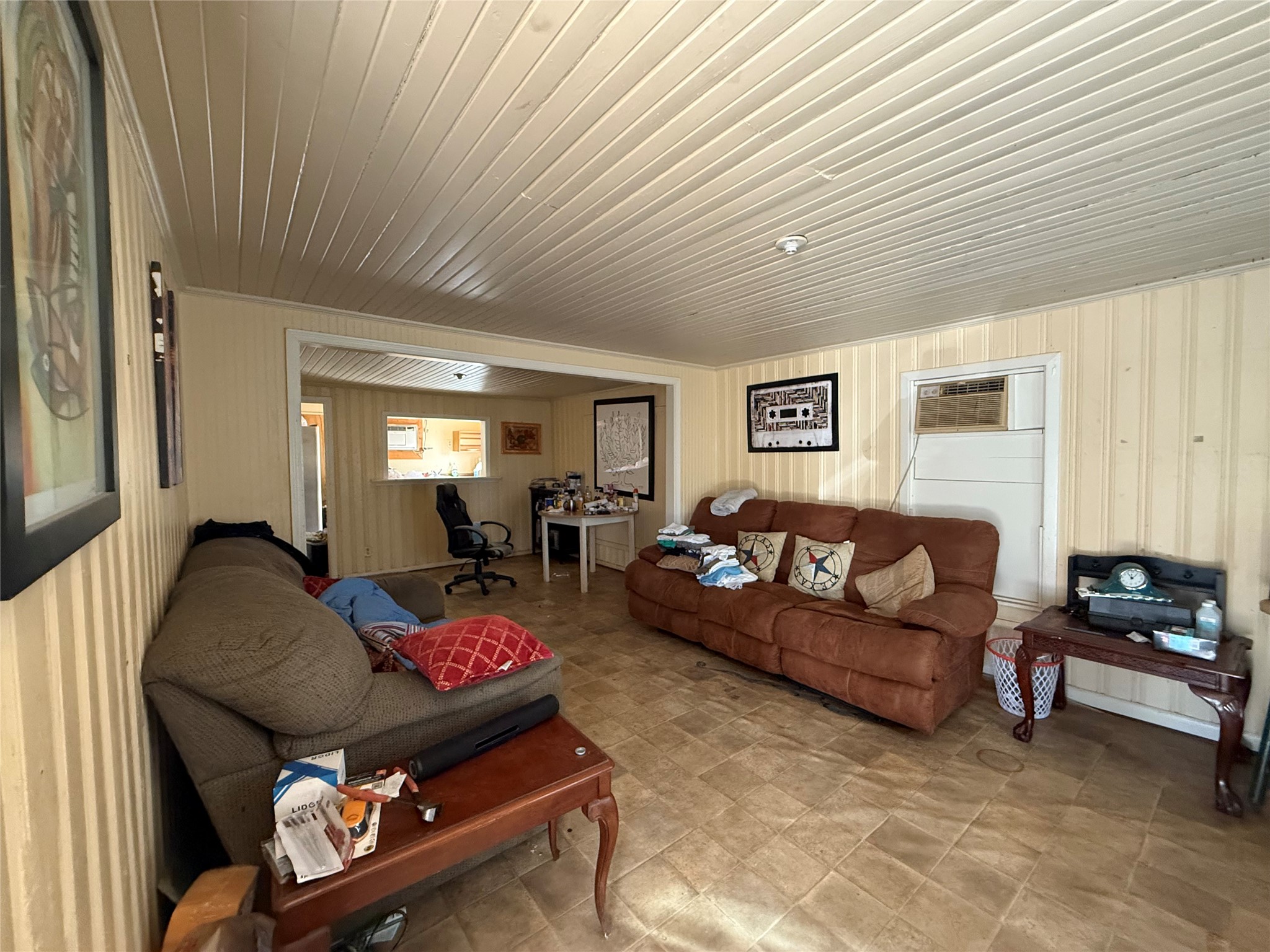 412 Waco Street Conroe, TX 77301 - Photo 8 of 50 Living room of second House