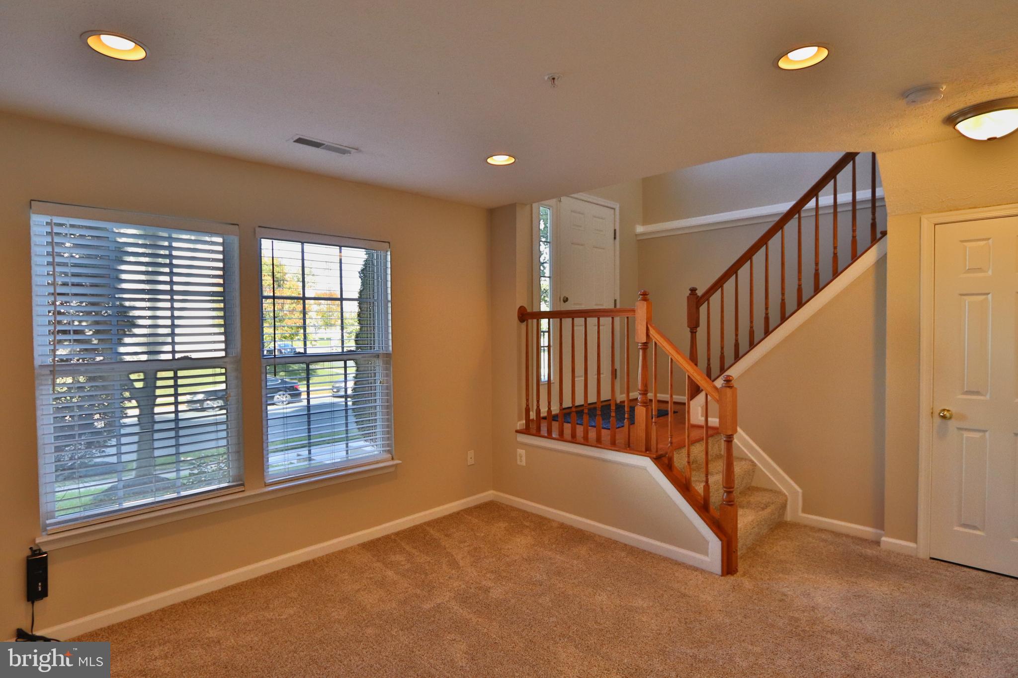 5007 Kemsley Road Baltimore, MD 21237 - Photo 16 of 22 Foyer area, and potential for 4th bedroom