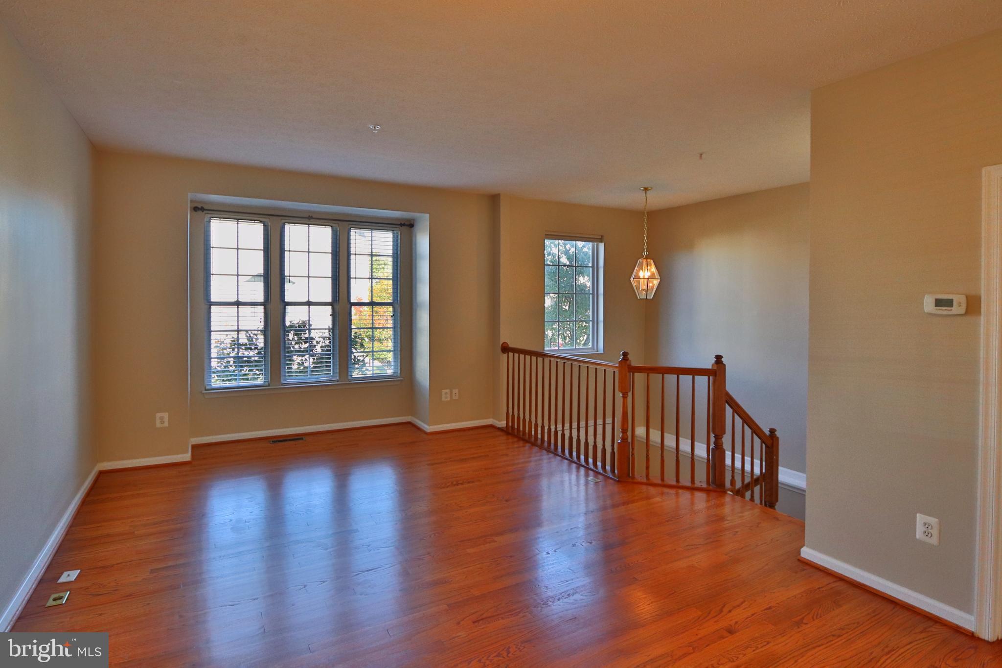 5007 Kemsley Road Baltimore, MD 21237 - Photo 3 of 22 Family room with bump out bay window