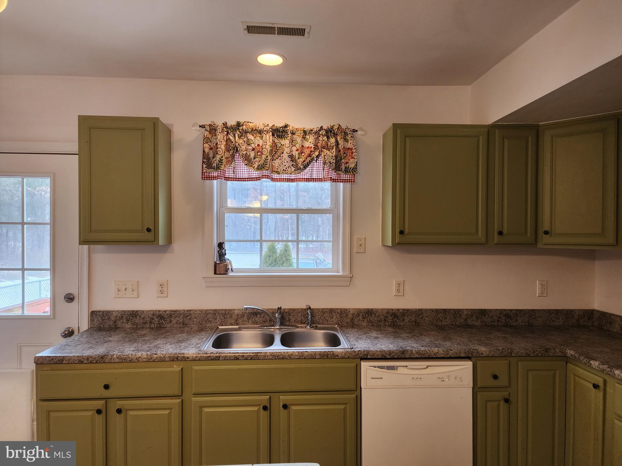 11490 Browntown Road Gordonsville, VA 22942 - Photo 15 of 36 Kitchen
