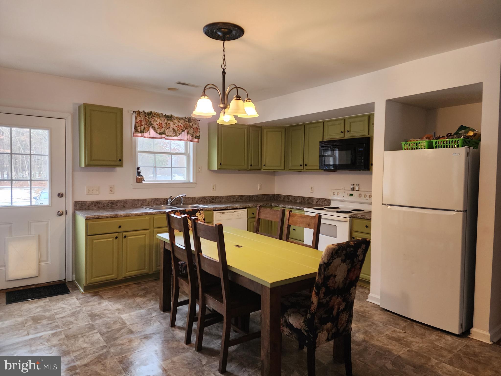 11490 Browntown Road Gordonsville, VA 22942 - Photo 6 of 36 Kitchen