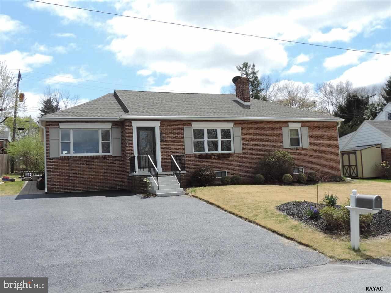 818 Rathton Road York, PA 17403 - Photo 1 of 27 Gallery Image 1