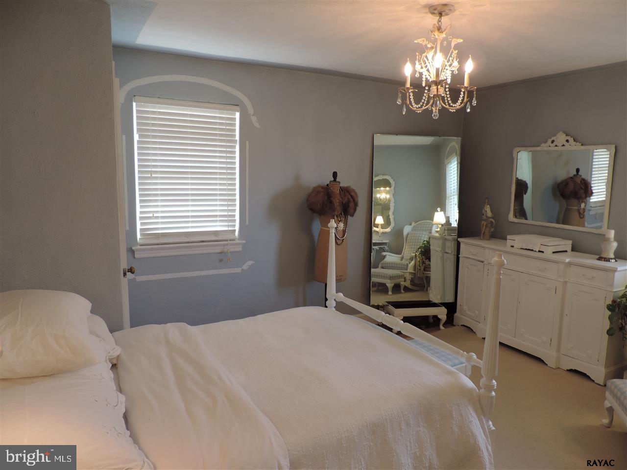 818 Rathton Road York, PA 17403 - Photo 11 of 27 Gallery Image 11