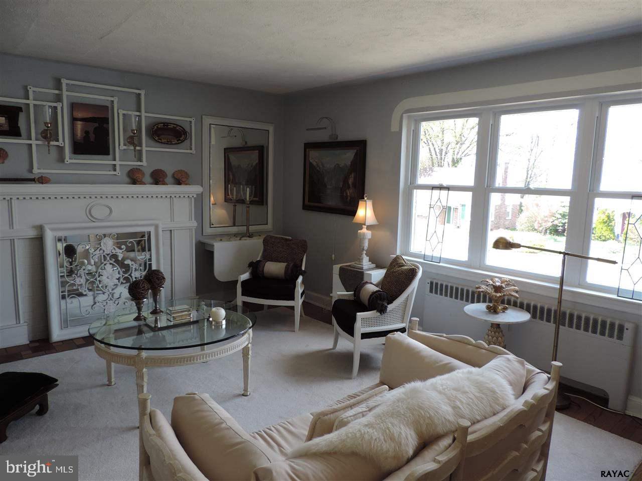 818 Rathton Road York, PA 17403 - Photo 3 of 27 Gallery Image 3