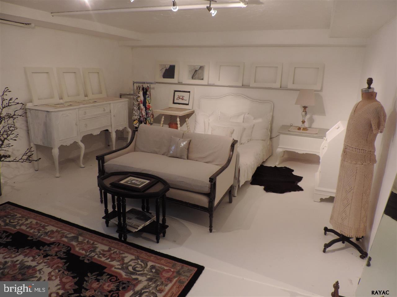 818 Rathton Road York, PA 17403 - Photo 21 of 27 Gallery Image 21