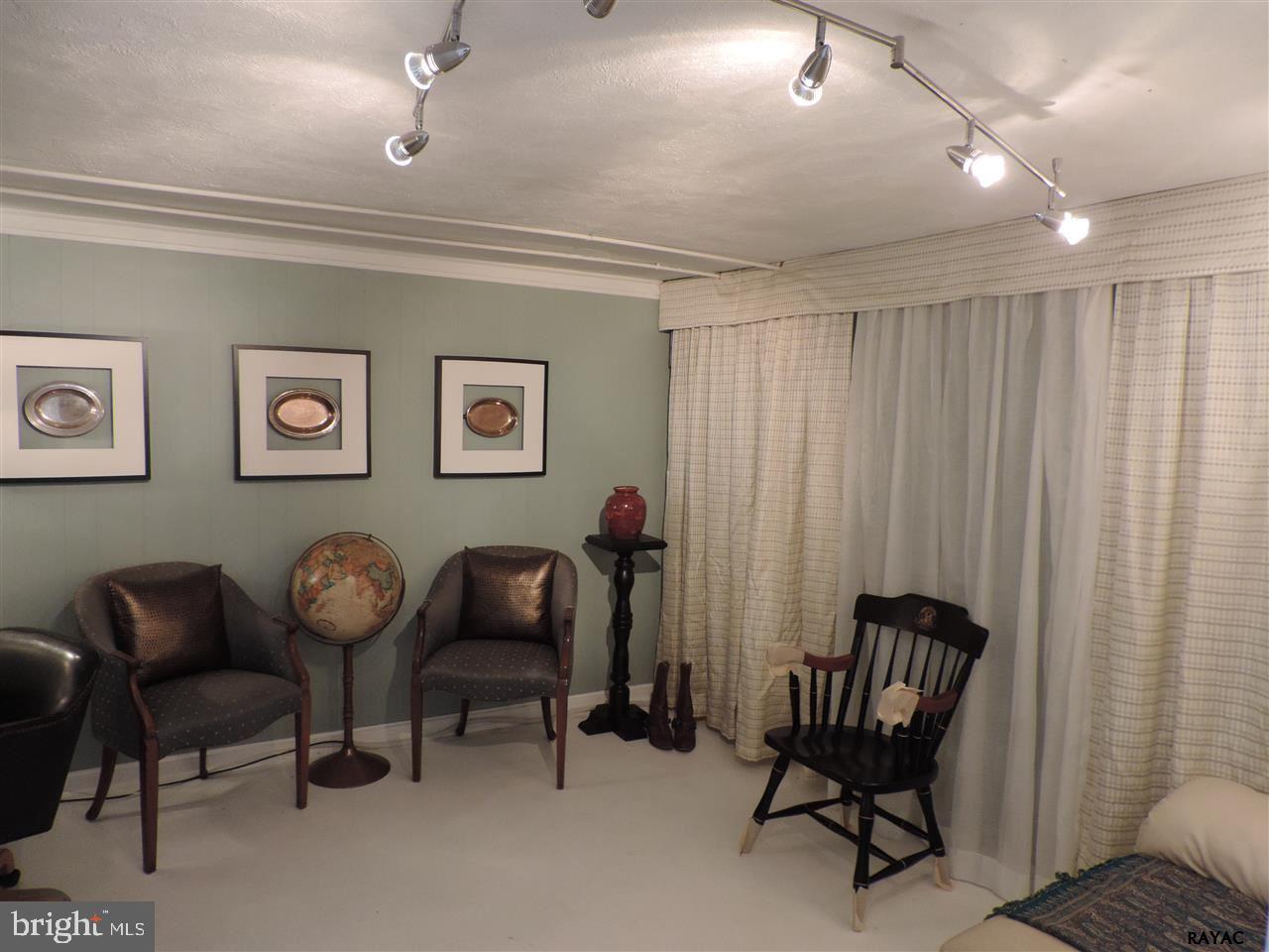 818 Rathton Road York, PA 17403 - Photo 22 of 27 Gallery Image 22