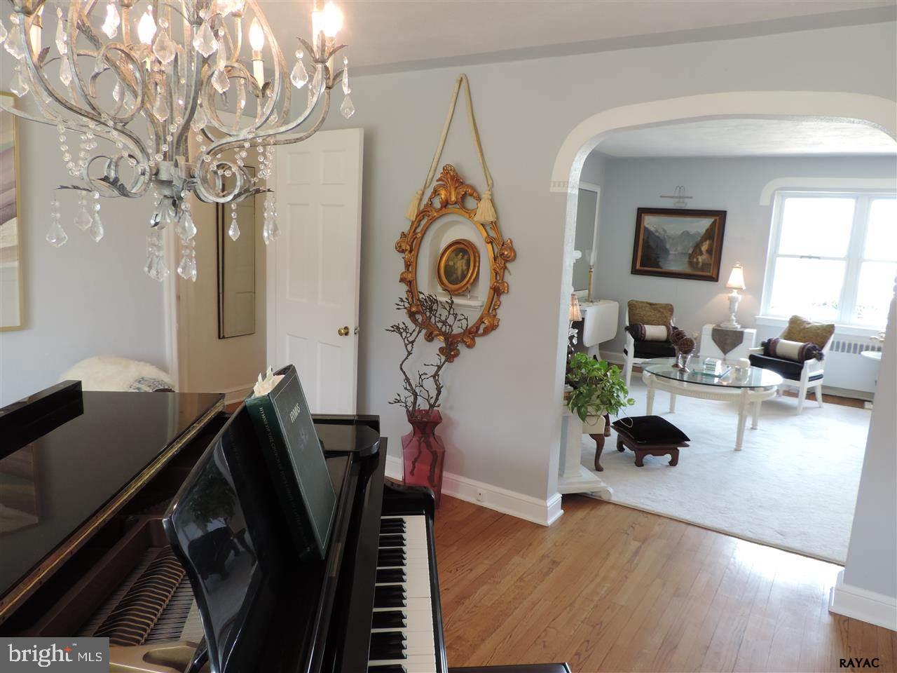 818 Rathton Road York, PA 17403 - Photo 6 of 27 Gallery Image 6