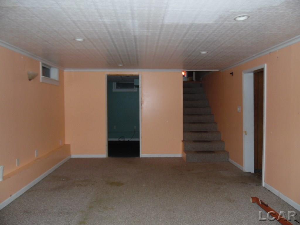 877 Addison Street Adrian, MI 49221 - Photo 15 of 18 31304972-14.JPG