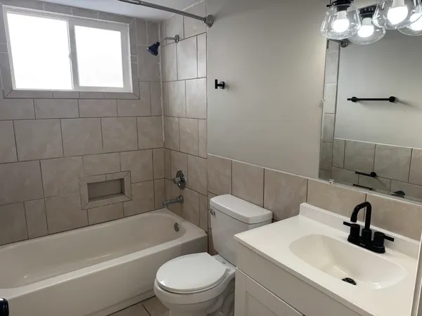 $900 | 3240 Heatherton Drive, Unit 6, Davenport, IA 52804