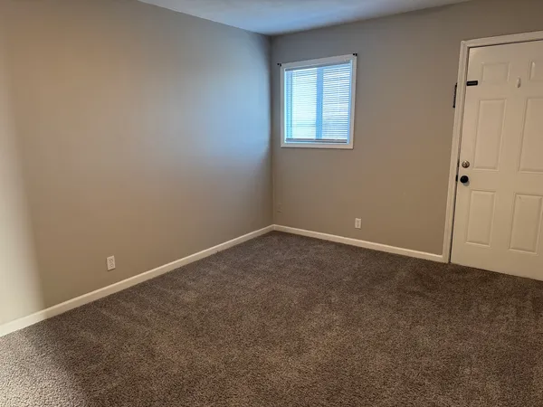 $900 | 3240 Heatherton Drive, Unit 6, Davenport, IA 52804