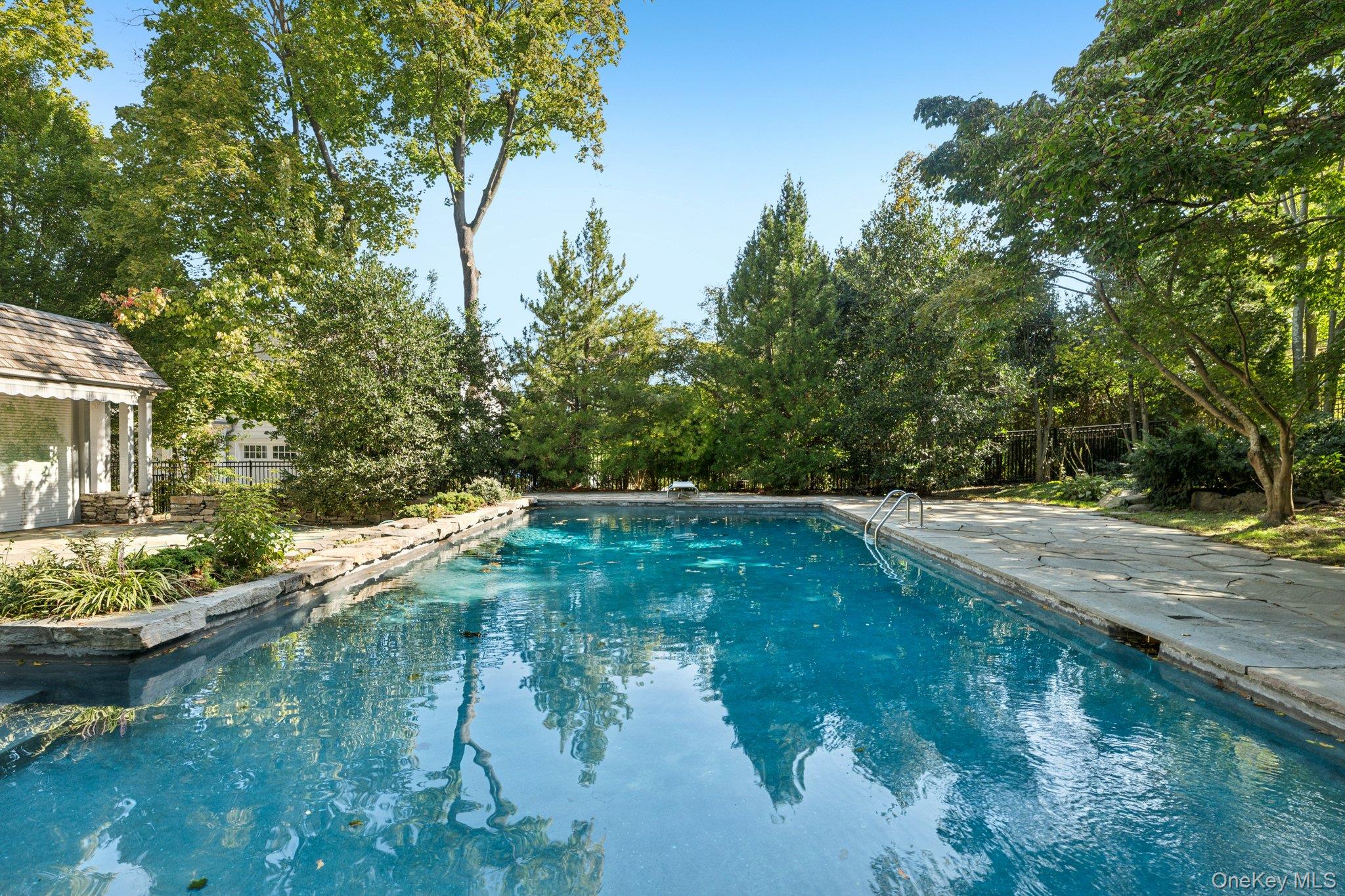 18 Heights Road Manhasset, NY 11030 - Photo 1 of 28 Gallery Image 1