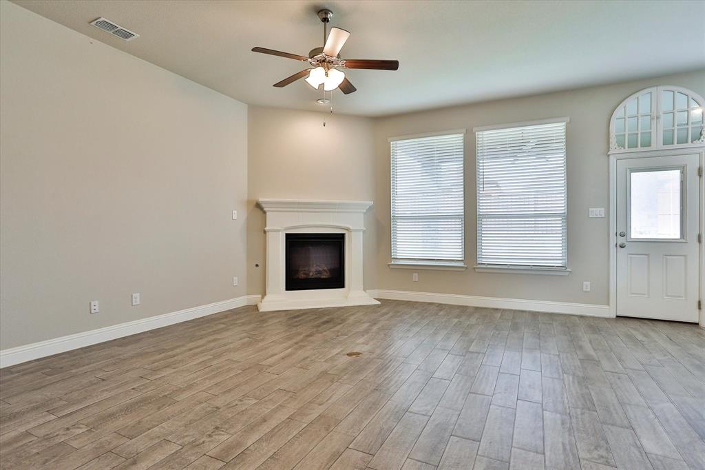 253 Gill Point Lane Aledo, TX 76008 - Photo 10 of 40